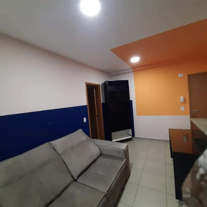 Interior de casa pintada de Azul e Laranja